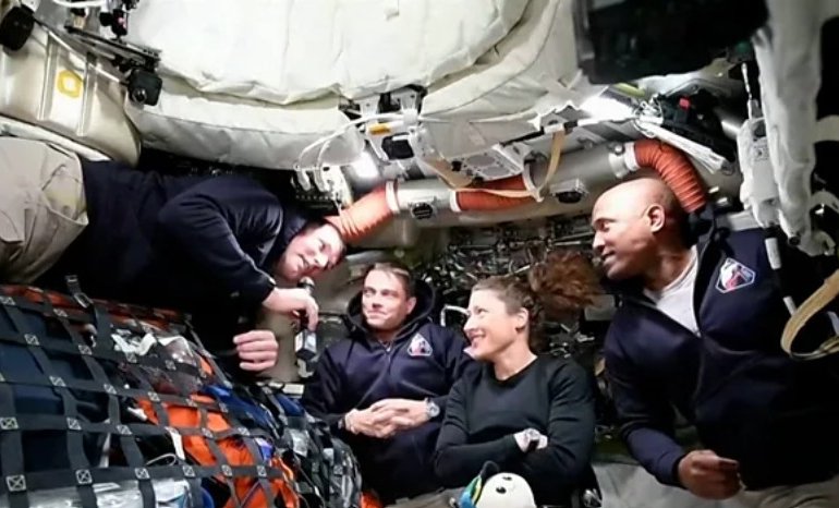 Astronautas de Artemis II serán extraídos de la cápsula Orión cerca de dos horas después de su amerizaje