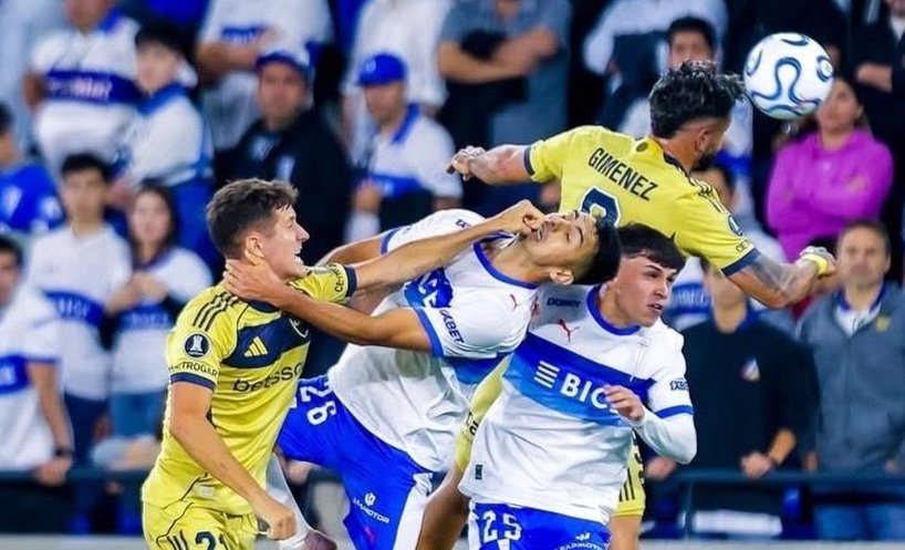 Volante de Boca Juniors explicó su foto viral durante el partido ante U. Católica: "Sólo intentaba sacármelo de encima"