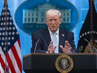 "Más les vale": Trump advierte a Irán que no cobre peaje a petroleros por cruzar el estrecho de Ormuz