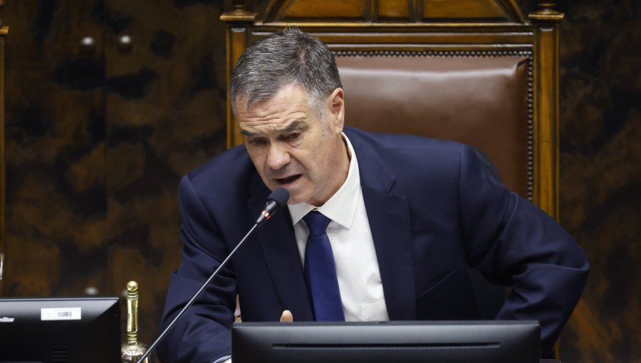 Senador Ossandón por agresión a ministra Lincolao advierte que "hay personas que están organizando todo eso, quieren violencia, caos"