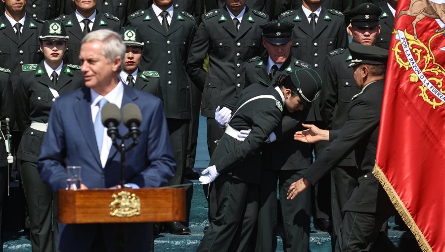 Tres funcionarios de Gendarmería sufrieron desmayos en pleno discurso del Presidente Kast durante promulgación de ley
