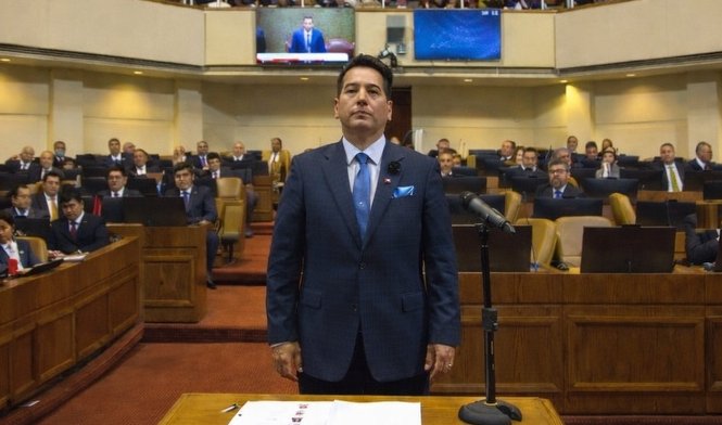 Javier Olivares solicita a Contraloría investigar uso de recursos públicos en Municipio de Navidad por documental del "Che" Guevara