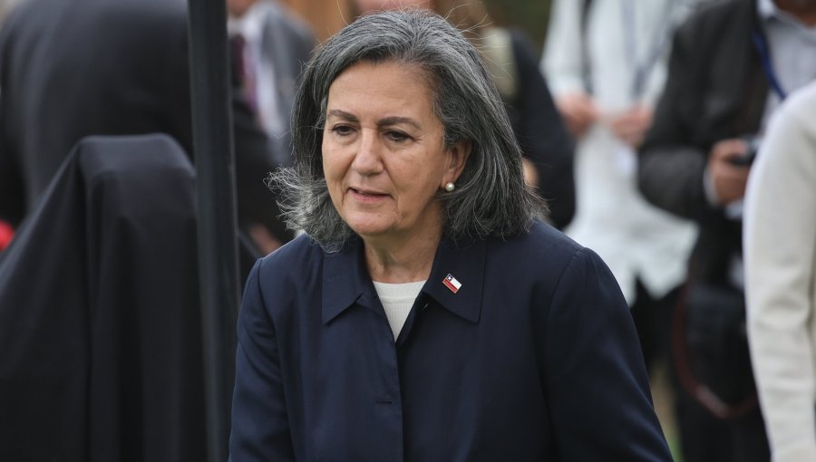 Ministra Chomali confirma que sigue “negociando” con Hacienda para lograr una reducción en el recorte fiscal en Salud
