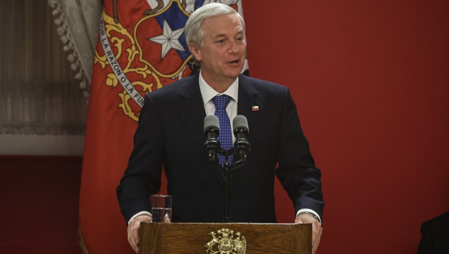 Presidente Kast endurece el tono contra irregularidades: advierte destituciones y pide auditores “empoderados” en el Estado