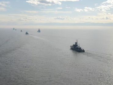 Trump ordena bloquear Ormuz y a todos los barcos que le paguen peaje a Irán