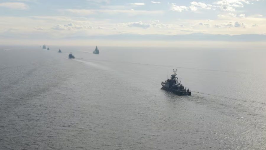 Trump ordena bloquear Ormuz y a todos los barcos que le paguen peaje a Irán