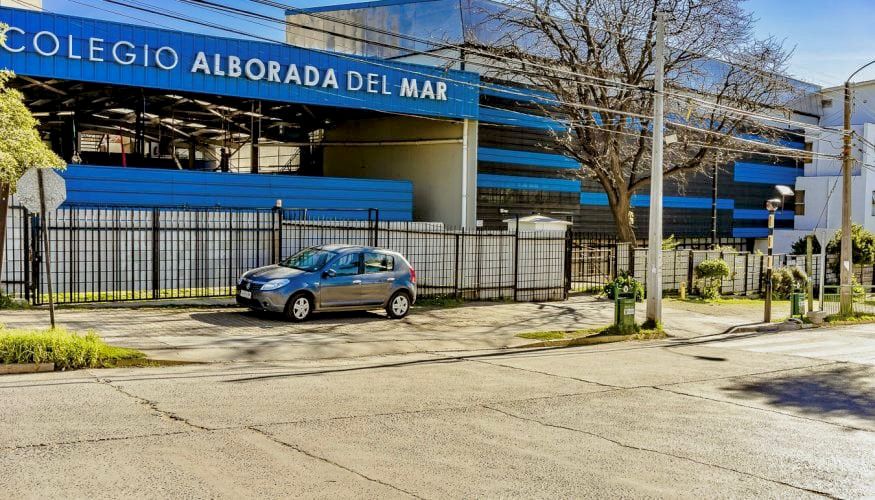 Baja asistencia escolar en Colegio Alborada de Concón tras amenaza de balacera: "Muy pocos niños por el susto de los padres"