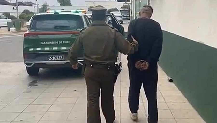 Detienen a sujeto por robo con violencia en Quintero: tenía orden vigente por drogas