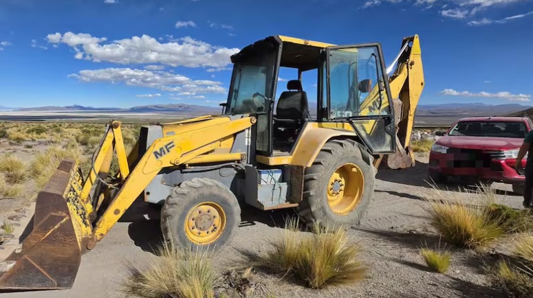 Amplían detención de dos ciudadanos bolivianos que fueron sorprendidos intentando tapar zanja en Colchane