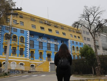 Suspenden clases en Colegio Numancia de Valparaíso tras amenazas de muerte en baño