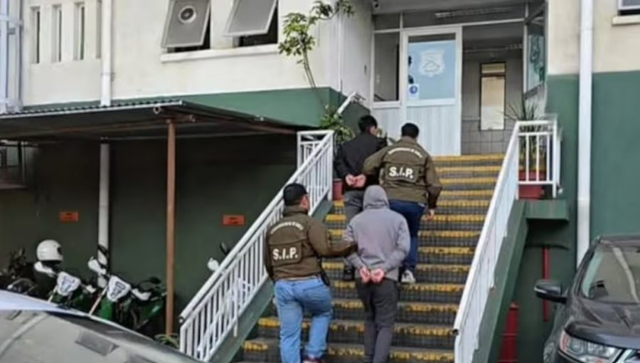 Detienen a dos alumnos tras ser sorprendidos portando una escopeta de fabricación artesanal al interior de liceo en Talcahuano