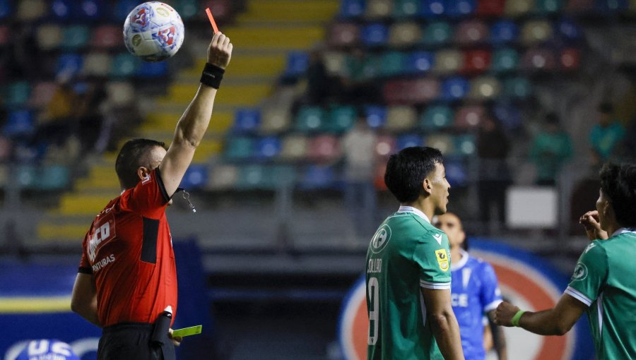 Árbitro Diego Flores detalló los motivos de las expulsiones de Marco Collao y Favian Loyola en la derrota de Audax Italiano frente a la UC