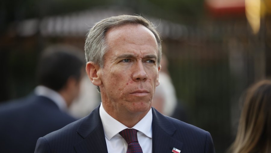 Presidente de la Cámara defiende proyecto de Reconstrucción Nacional, pero reconoce que faltan medidas para la clase media