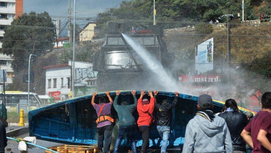 Pescadores de Caleta Portales no descartan protestas por retiro de nueva Ley de Pesca: "Estamos en estado de alerta"