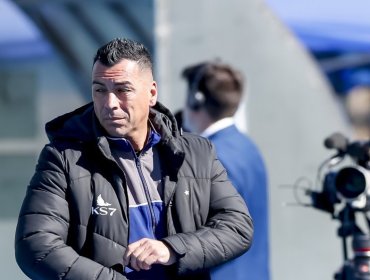 Esteban Paredes exhibió licencia que lo habilita para dirigir a S. Morning: "Para que no sigan hablando estupideces"