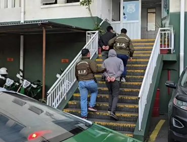 En prisión preventiva y arresto domiciliario total quedaron estudiantes que se fotografiaron con escopeta artesanal en liceo de Talcahuano