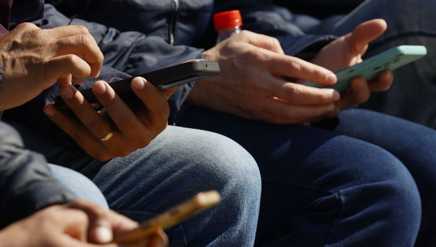 Chile supera los 10 millones de conexiones 5G y acelera su transformación digital con fibra óptica récord