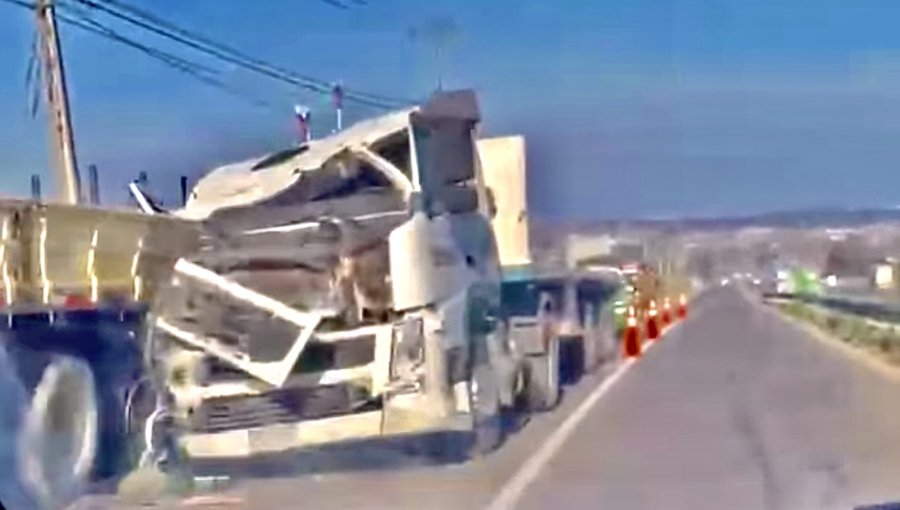 Choque de camiones en San Antonio generó alta congestión hacia el barrio industrial