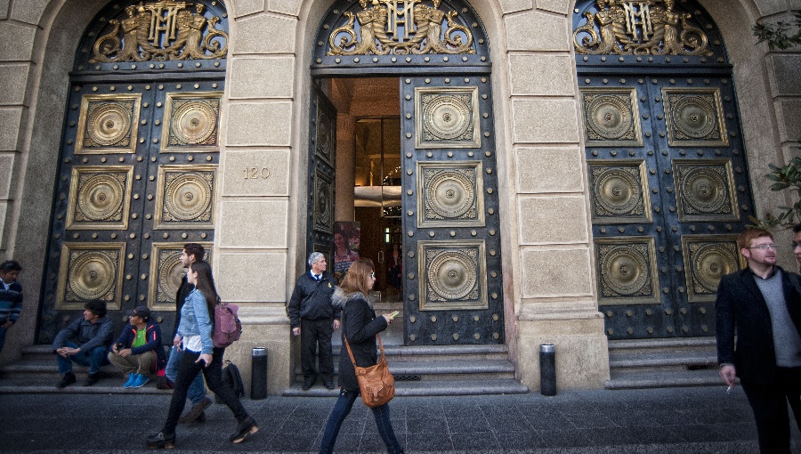 Ministerio de Hacienda defiende manejo de la caja fiscal y responde a críticas de Mario Marcel