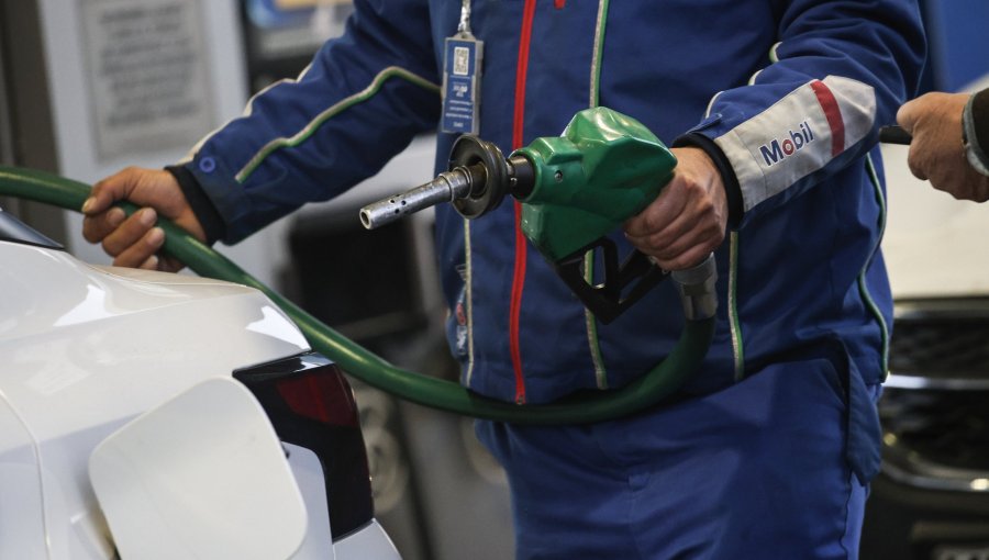 Precios de los combustibles aumentarán nuevamente a partir de este jueves: gasolinas subirán hasta $22,3 por litro
