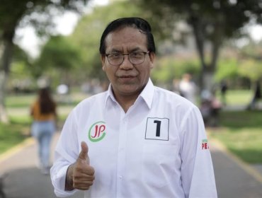 Izquierdista Sánchez sube al segundo lugar por solo 3.000 votos en elecciones de Perú