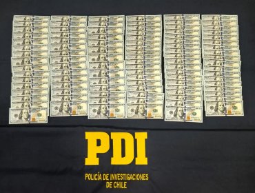 Ciudadana boliviana fue detenida tras ser sorprendida con US$129 mil adosados a su cuerpo en el Aeropuerto de Santiago