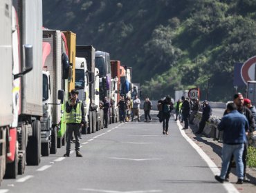 Camioneros de Tarapacá anuncian paralización por alza de combustibles: Advierten posibles bloqueos en rutas