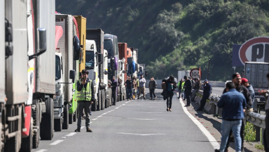 Camioneros de Tarapacá anuncian paralización por alza de combustibles: Advierten posibles bloqueos en rutas