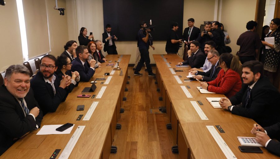 PS reafirma postura crítica al plan de Reconstrucción Nacional tras reunión con ministro de la Segpres: "No hay mucho que conversar"