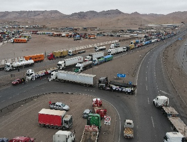 Camioneros aseguran que nueva alza en el precio del diésel "es una lápida al sector"
