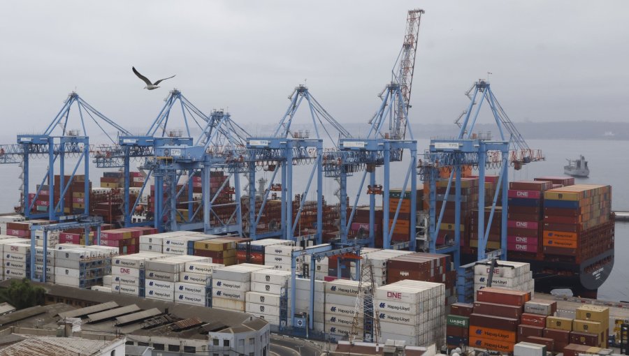 FNE pide sancionar a tres terminales portuarios de Valparaíso y San Antonio por cobro injustificado de tarifa de seguridad
