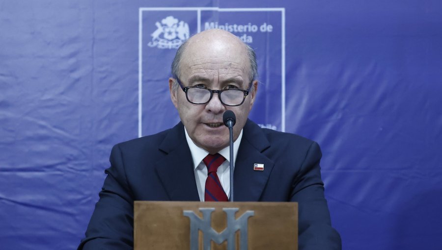 Ministro de Hacienda defiende el plan de Reconstrucción Nacional y asegura que es "un gran proyecto que beneficia a la clase media"