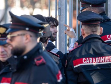 Liberan a más de 30 personas que permanecían retenidas tras un asalto a una sucursal bancaria en Nápoles