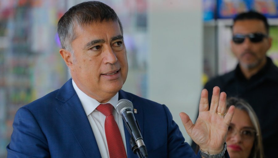 Mario Desbordes evalúa ir a la reelección como alcalde Santiago, pero reconoce que "el desafío es enorme"