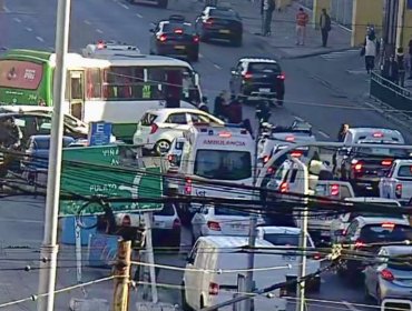 Mujer fue atropellada por una micro en la Av. Argentina y desató el caos vial en Valparaíso