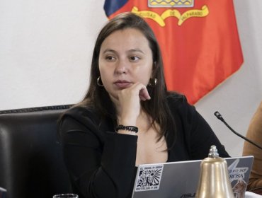 Alcaldesa de Valparaíso emplaza a la de Quilpué a acudir a la justicia tras atribuir amenazas escolares a "motivaciones políticas"