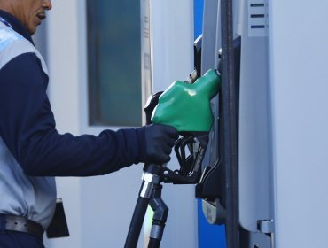 Gobierno y transportistas prolongan plazo de diálogo por alza en precios de los combustibles