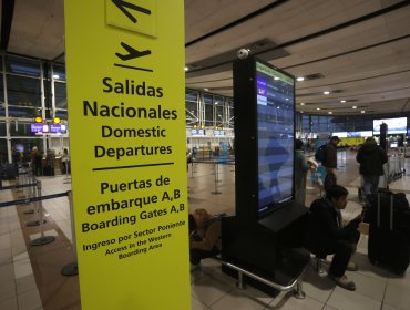 Tráfico aéreo en Santiago cae 1,8% en el primer trimestre y suma 7,3 millones de pasajeros