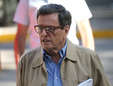 Larraín acusa que el PC y el FA quieren "descalificar" la figura de Kast para "tener una buena tole-tole institucional"