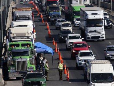 Federación de Dueños de Camiones de la región de Valparaíso suspenden paro tras una reunión con el Gobierno