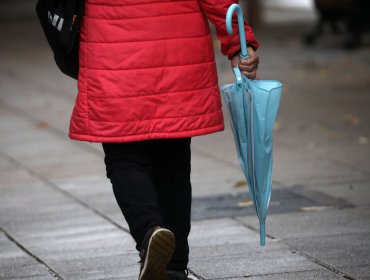 Regresan las lluvias a la zona central: Bajan las temperaturas y anuncian fuertes vientos en el sur