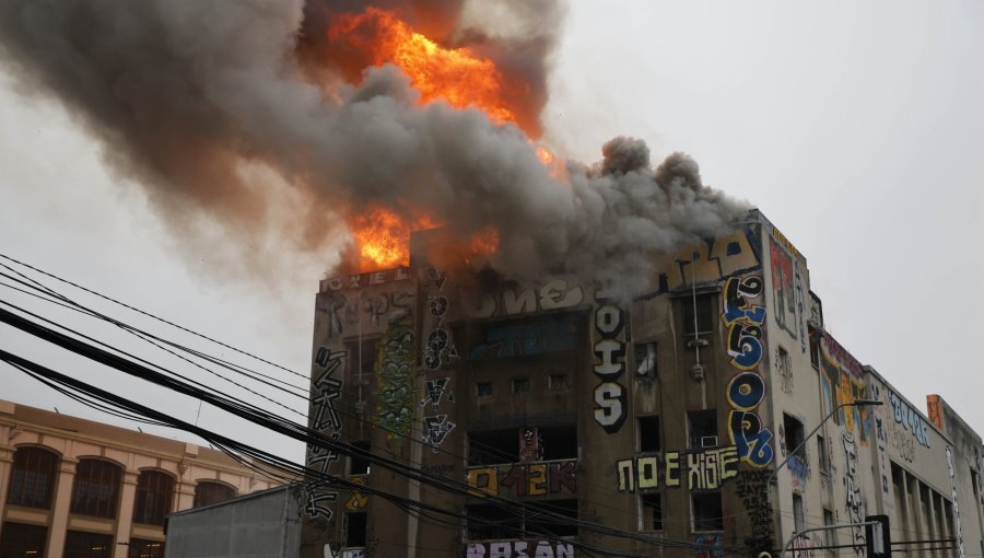 Capturan a sospechoso vinculado al incendio del ex Teatro Pacífico en Valparaíso