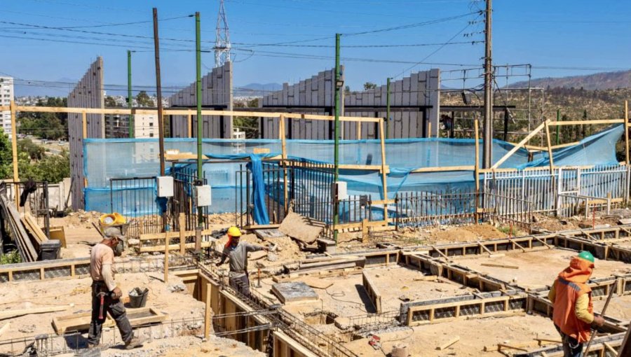 Director de la Escuela de Ingeniería Civil PUCV zanja debate por casas con fallas en El Olivar: "El informe no dice que haya que demoler"