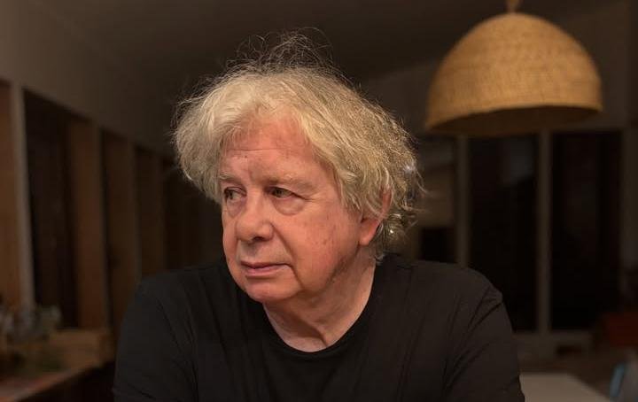 Anuncian querella tras hallazgo de artefacto que simulaba ser una bomba en casa de Fernando Villegas en Ñuñoa