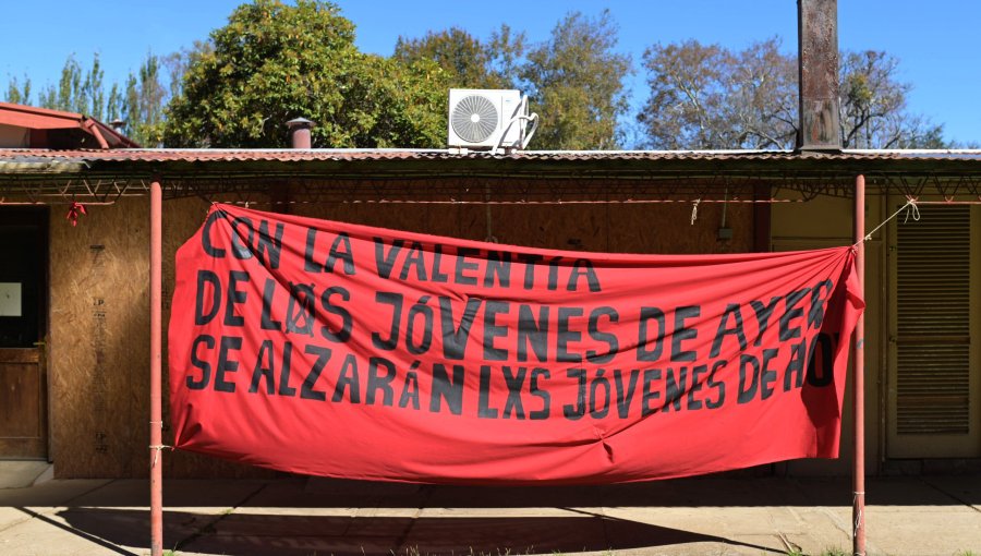 Fiscalía procesará por atentado a la autoridad a los tres universitarios por agresión a ministra Lincolao