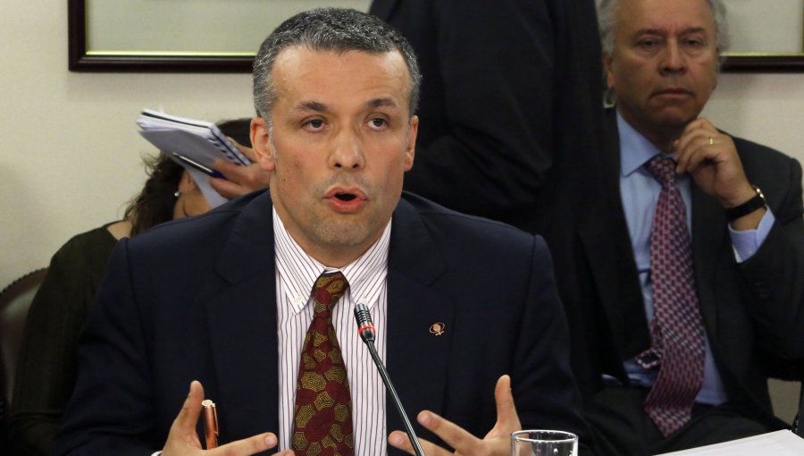 Óscar Landerretche alerta que el Gobierno de Kast "está preparando el argumento para privatizar una parte de Codelco"