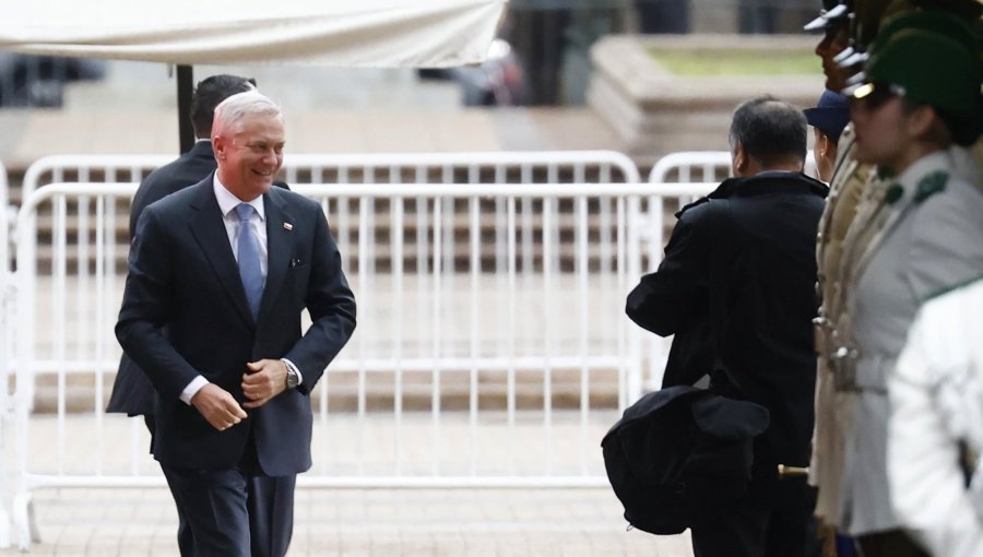 Expertos advierten desconexión y fallas comunicacionales: radiografía a los primeros 40 días del Gobierno de José Antonio Kast