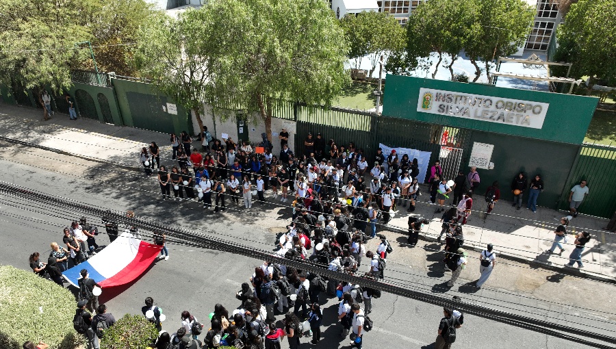 Instituto Obispo Silva Lezaeta retoma clases a 21 días del mortal ataque en Calama