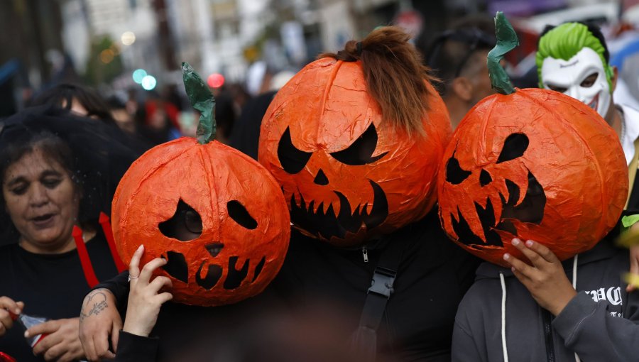 Desde Halloween al Día de la Sonrisa: los municipios de la región de Valparaíso que más gastaron en celebraciones no justificadas