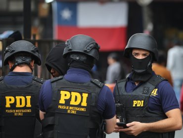 Delincuentes balean a hombre en sus piernas en persa de Estación Central y le roban más de $700 mil
